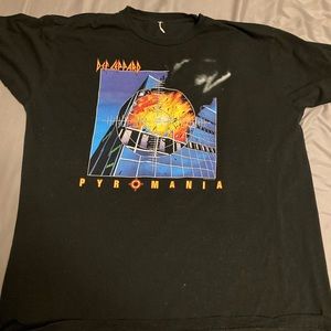Def Leppard Band Tee
